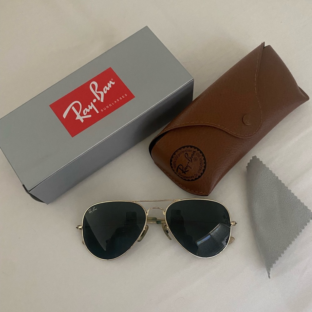 FLASH GIVE $40!!! Authentic Rayban Aviators
